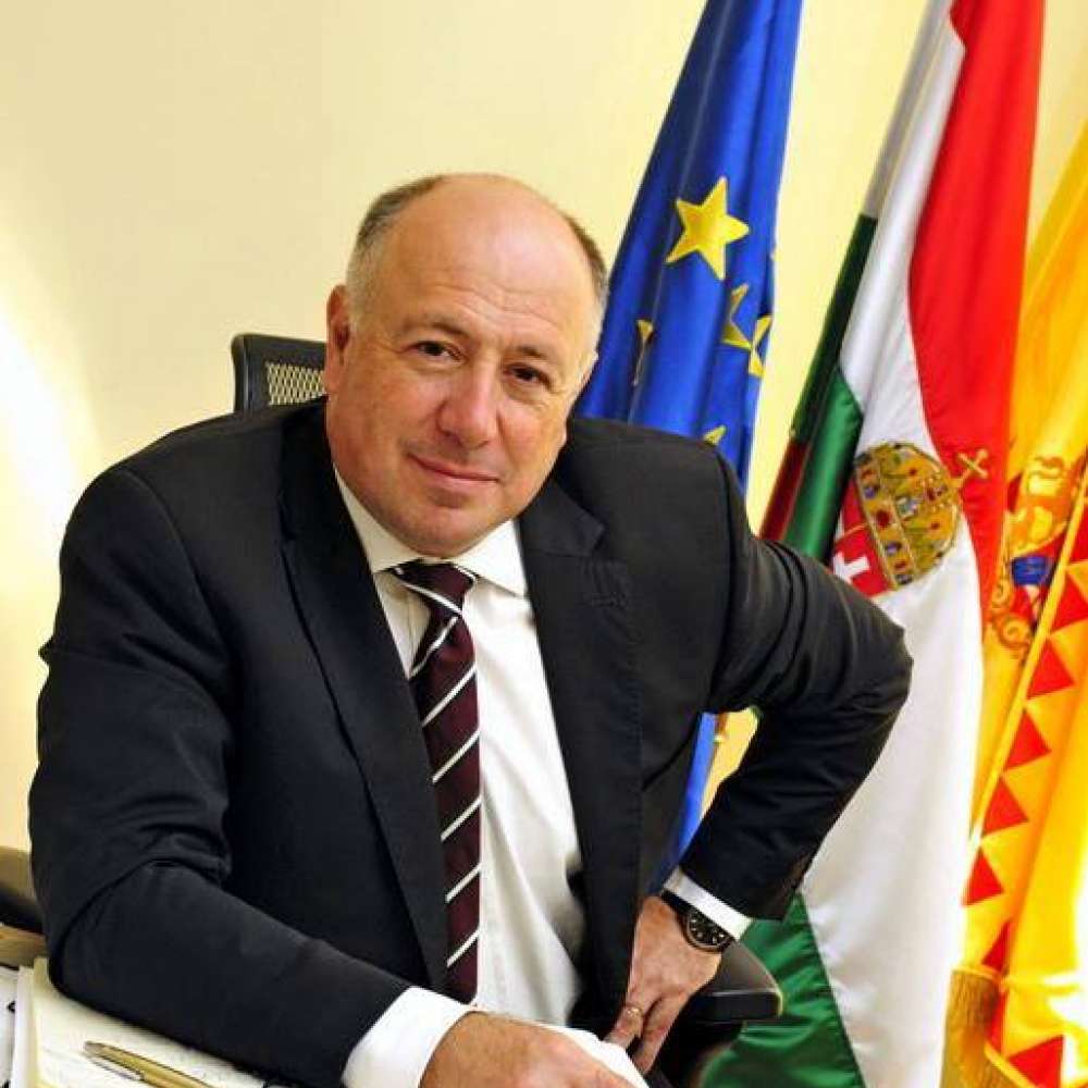 KÃ©ptalÃ¡lat a kÃ¶vetkezÅre: âKriza Ãkos httpsâ