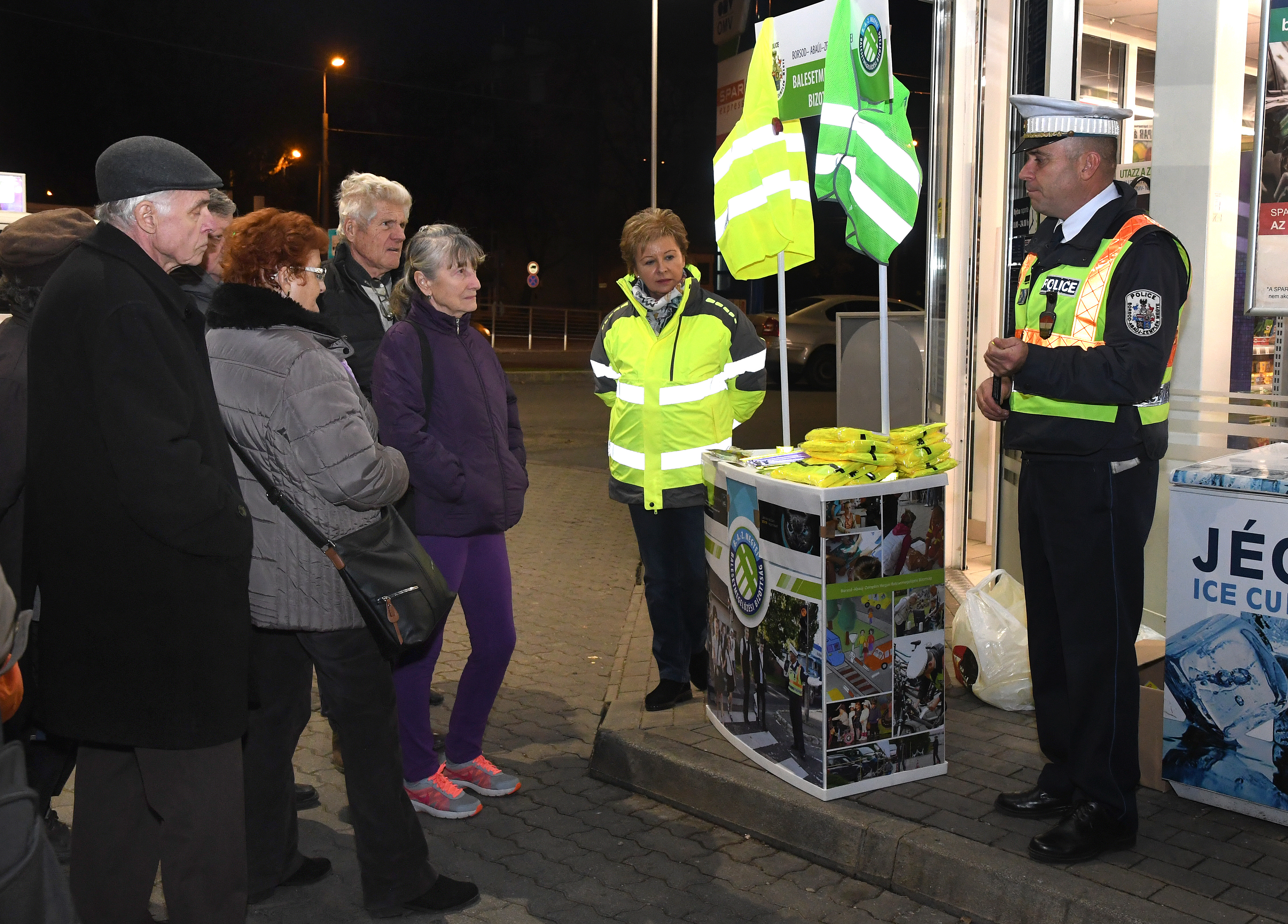 Láthatósági eszközöket osztottak